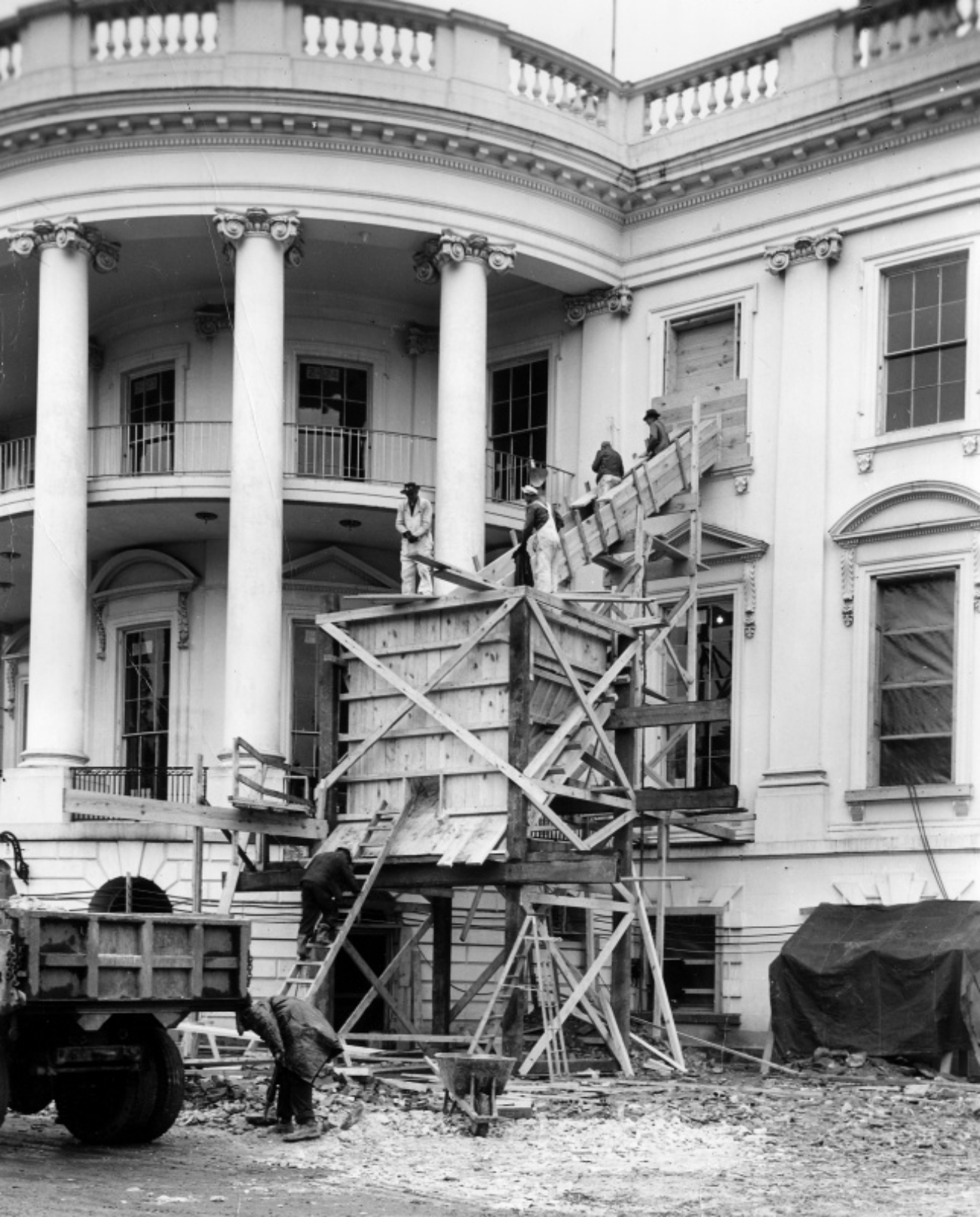 White House Debris Being Removed During Renovation