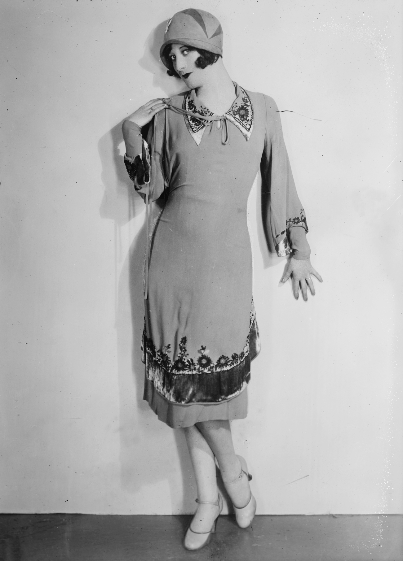 Joan Crawford in 1927 Wearing Cloche Hat