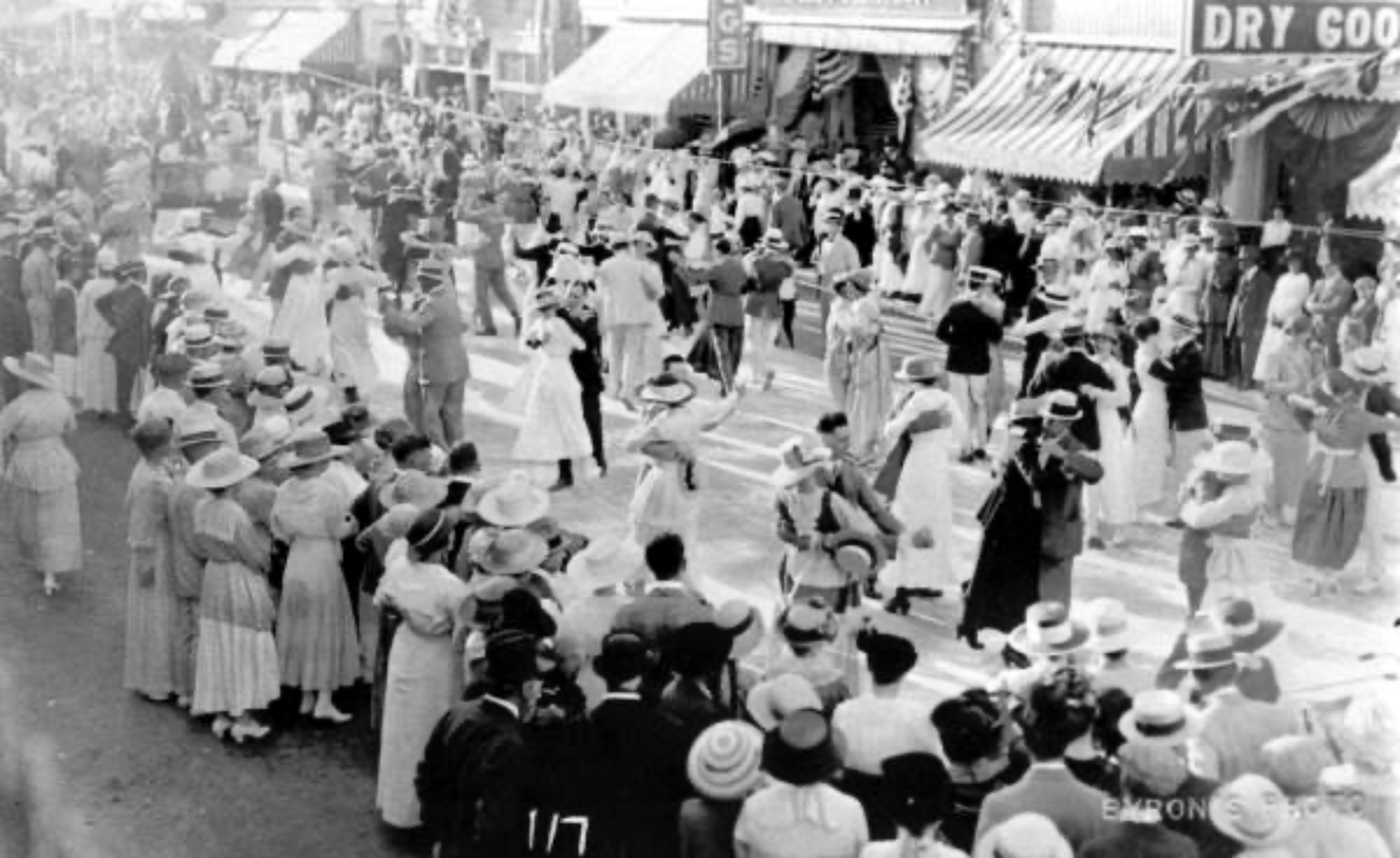 Dancing in the Street 1920 Florida