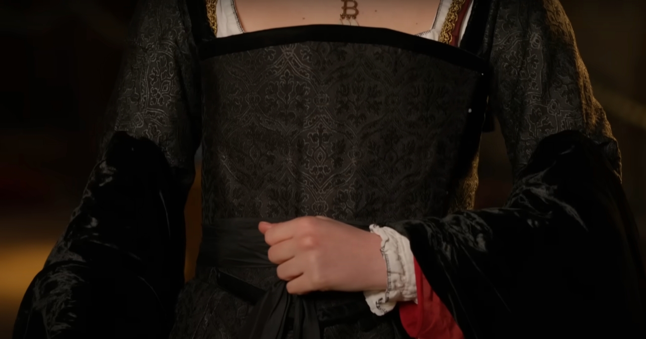 How Anne Boleyn Got Dressed in the Morning