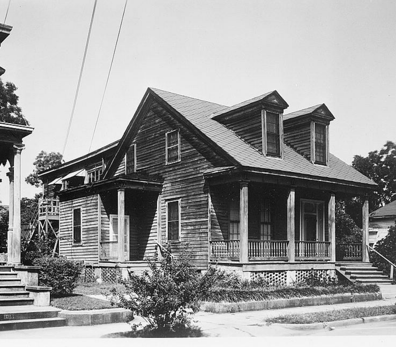 Creole Cottage AL with Crawl Space Under Porch