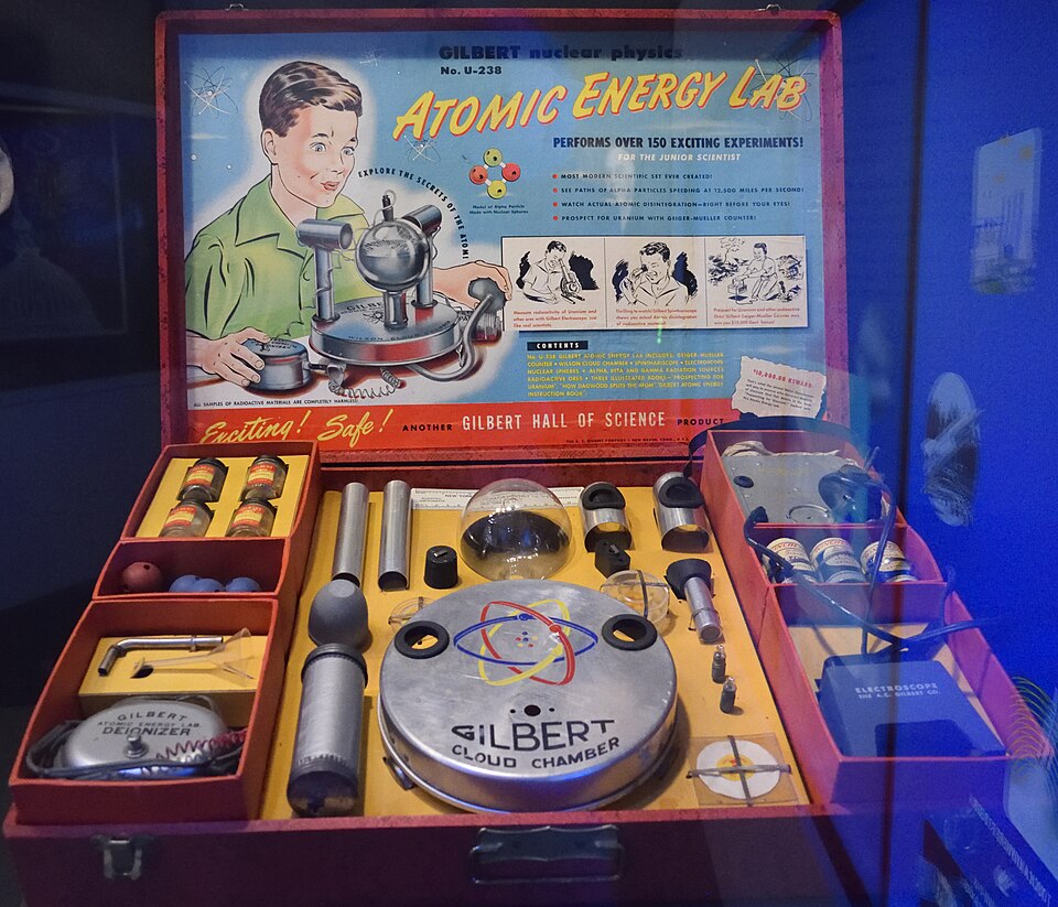 Vintage atomic energy lab. Text reads ATOMIC ENERGY LAB: PERFORMS OVER 150 EXCITING EXPERIMENTS.