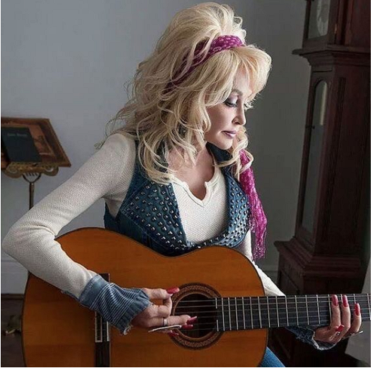 Dolly Parton Surprises Senior S Exercise Class And We Could Not Love Her More Faithhub