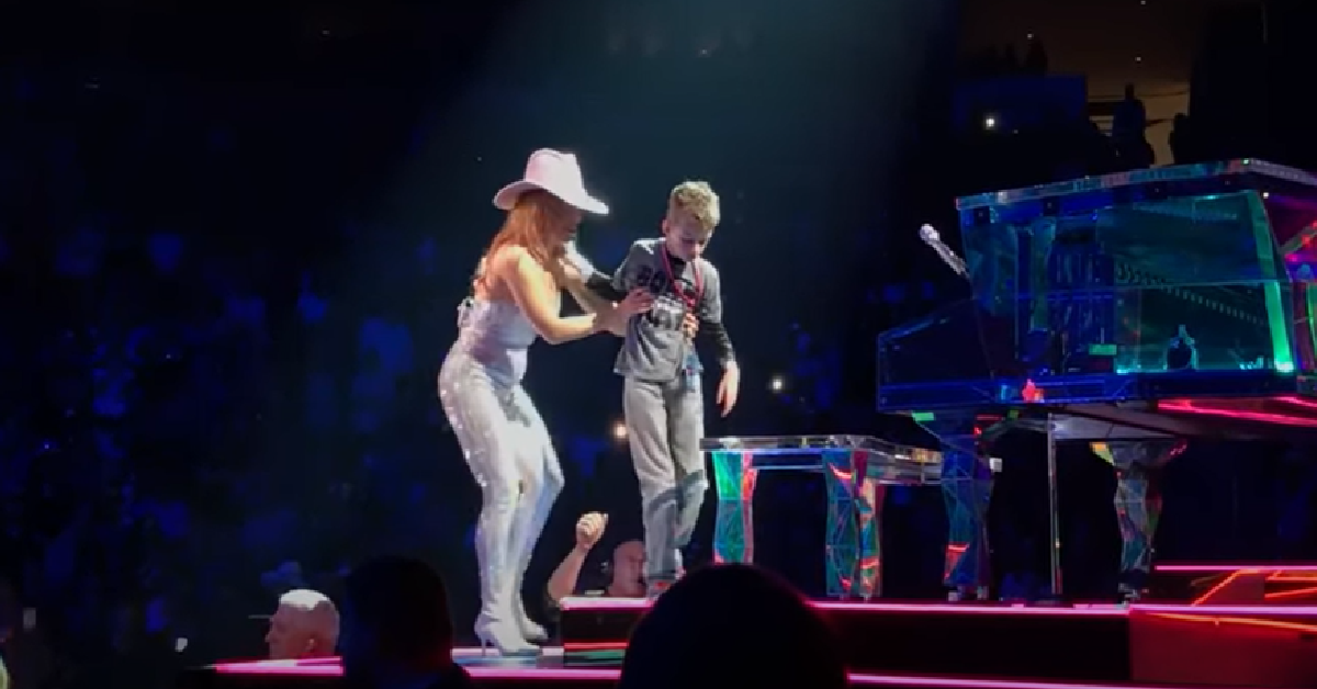 Lady Gaga Brings 12-Year-Old Fan With Autism On Stage To Sing “Million  Reasons” | FaithHub