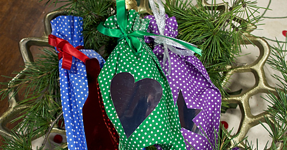 No Sew Wine Bottle Gift Bags Crafty House no-sew-wine-bottle-gift-bags-crafty-house
