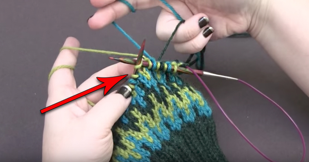 This Technique For Knitting In Multiple Colors Is A Game Changer!