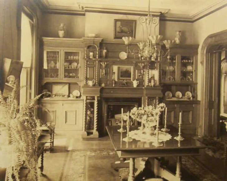 1900 farmhouse dining room