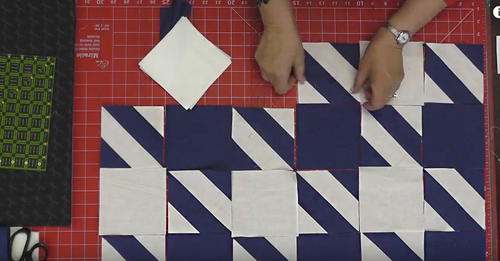 making-this-classic-houndstooth-quilt-is-easier-than-you-think-crafty-house