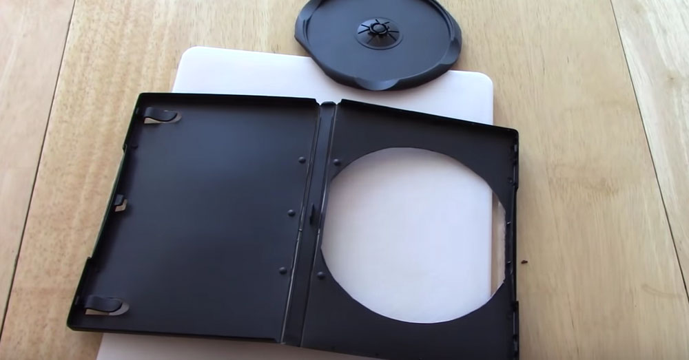 5 Brilliant Ways To Use Old DVD Cases Page 3 Crafty House