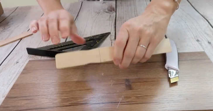 How to Make a DIY Paint Stick Table Top